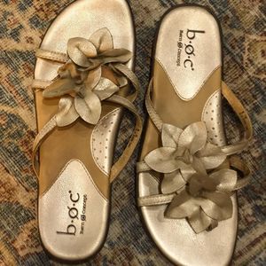 B.o.c. Born metallic flowered strally sandal S: 8